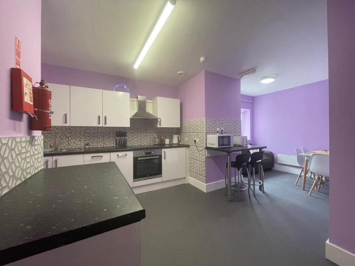 Neon 160 Hostel Swansea Bagian luar foto