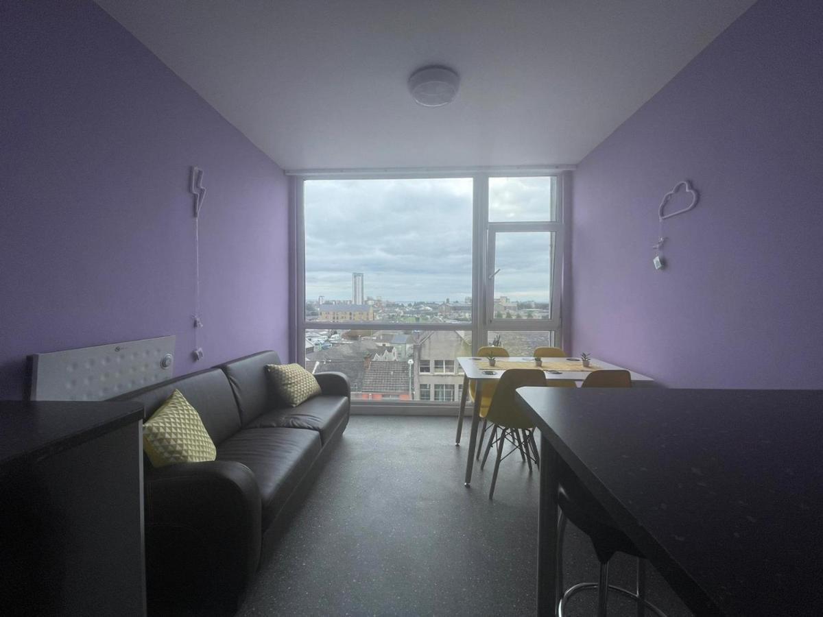 Neon 160 Hostel Swansea Bagian luar foto