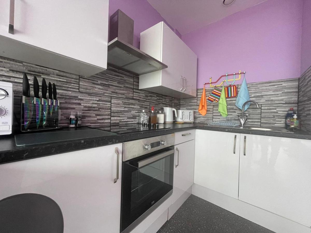 Neon 160 Hostel Swansea Bagian luar foto