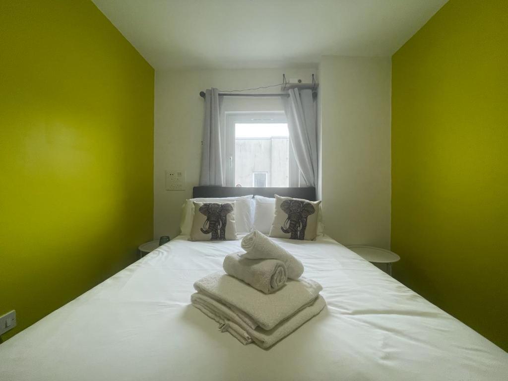 Neon 160 Hostel Swansea Bagian luar foto