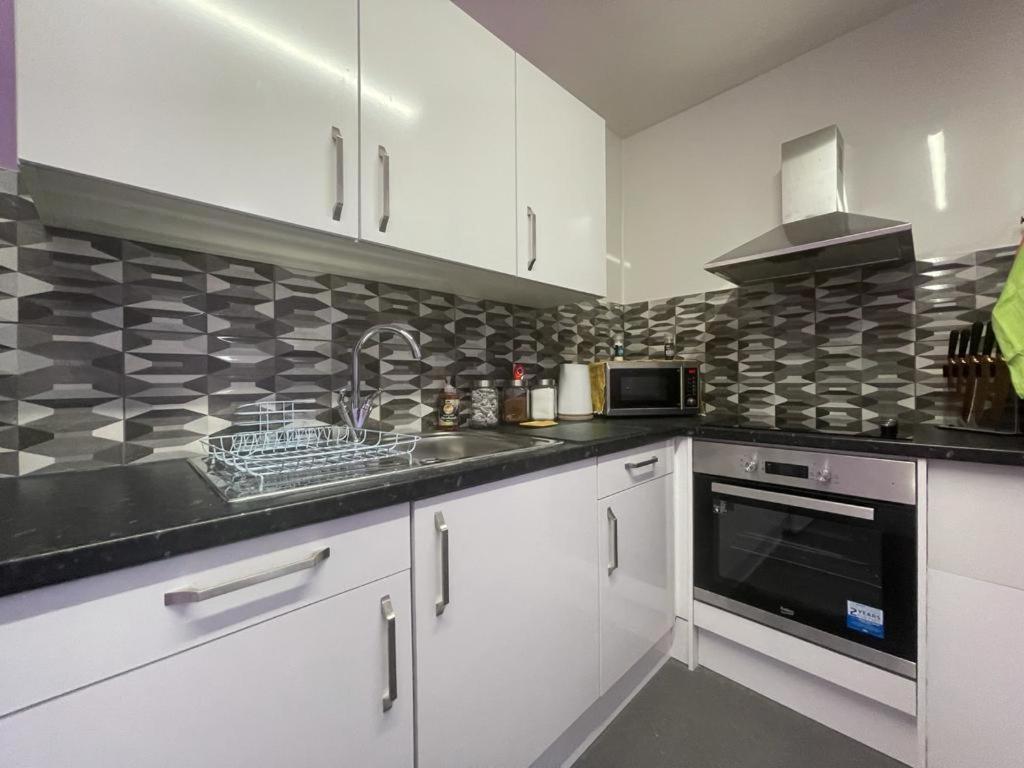 Neon 160 Hostel Swansea Bagian luar foto