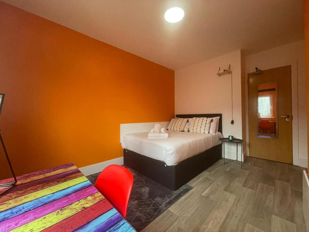 Neon 160 Hostel Swansea Bagian luar foto