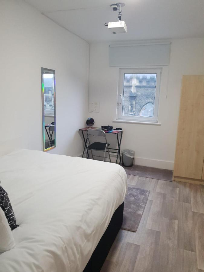 Neon 160 Hostel Swansea Bagian luar foto