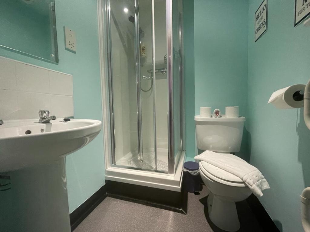 Neon 160 Hostel Swansea Bagian luar foto