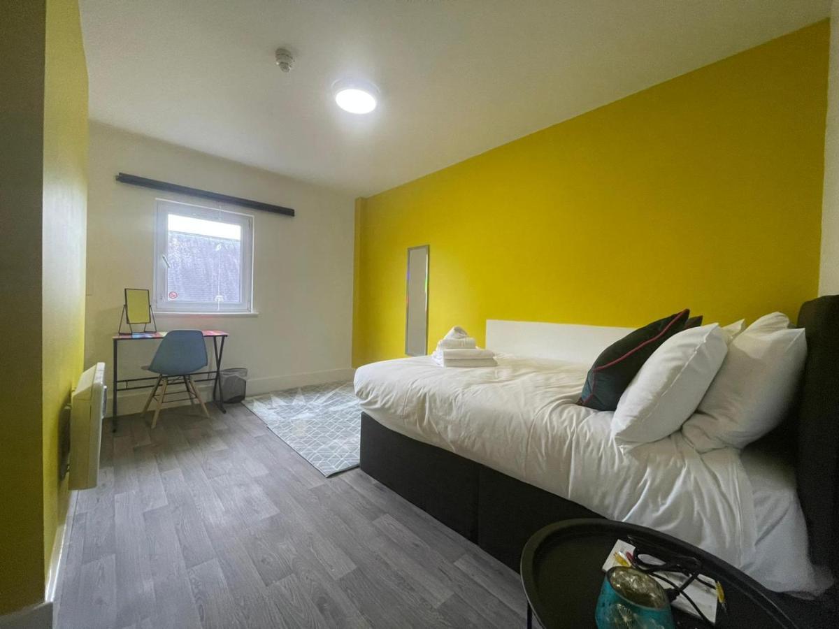 Neon 160 Hostel Swansea Bagian luar foto