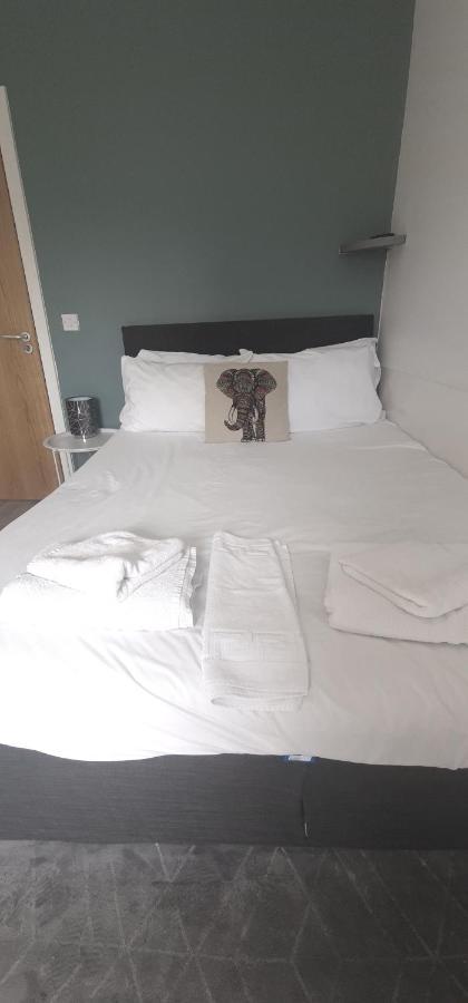 Neon 160 Hostel Swansea Bagian luar foto